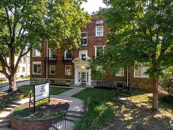 5th image of 1019 W 38th St APT 2E