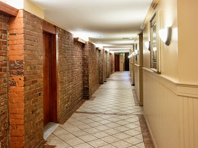 104 E Kirkwood Ave — Photo 8