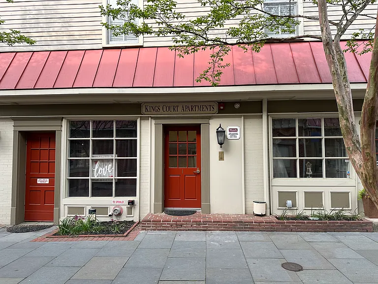 1 Kings Ct #5 — Photo 9