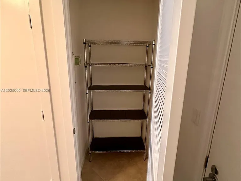1060 Brickell Ave #2515 — Photo 4