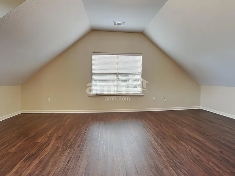 1523 Bailey Park Ln — Photo 9