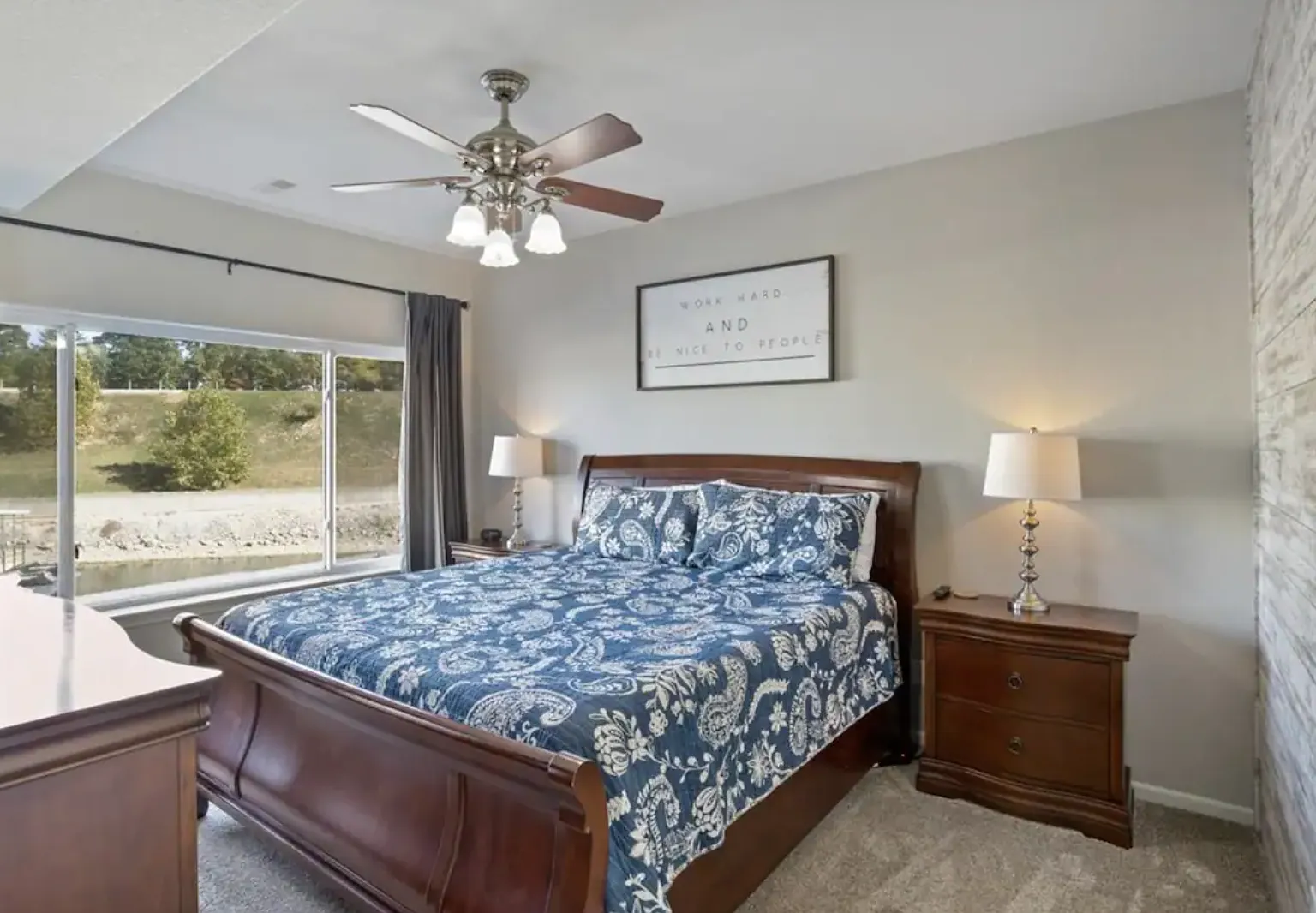3 bed, 1938 sqft, $1,999 — Photo 3