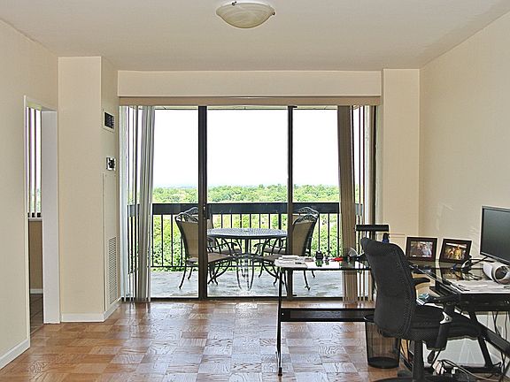 2nd image of 26910 Grand Central Pkwy APT 10N