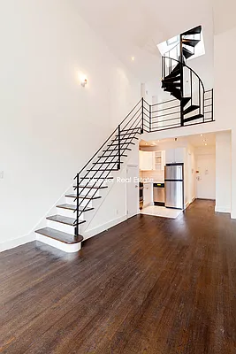 Rented by Mirador Real Estate | media 13