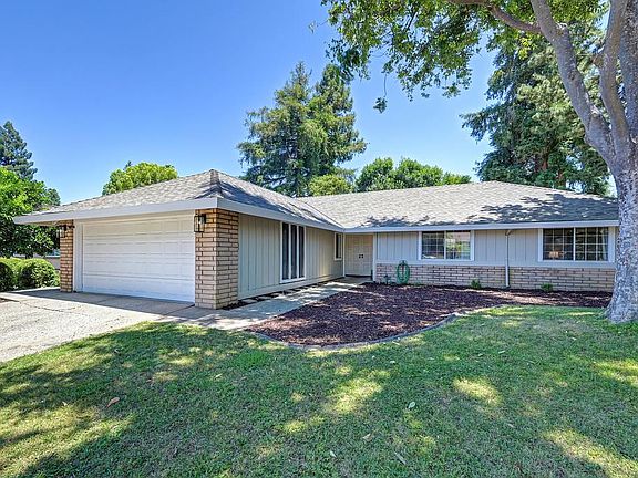 3rd image of 5445 Elsinore Way