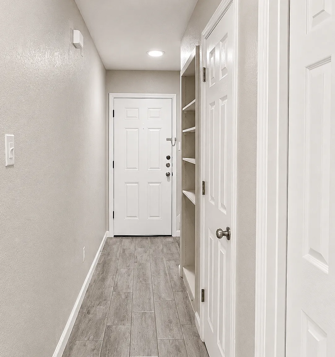 2 bed, 1.5 bath, 1020 sqft, $1,295 — Photo 2