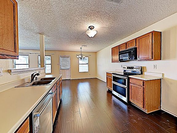 4th image of 1507 Hickory Creek Ln