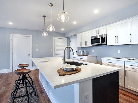 2nd image of 150 Hancock St #3