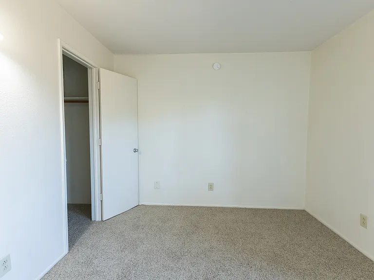 1810 E Blacklidge Dr #101 — Photo 17