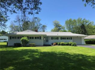407 Hemingway Dr, Rochester, NY 14620