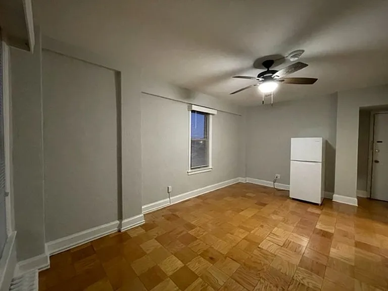 1916 R Street — Photo 13