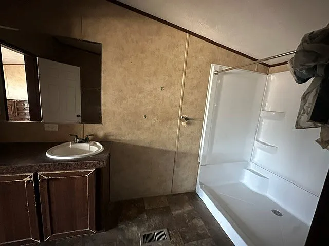 1715 N Clendenen Ave — Photo 12