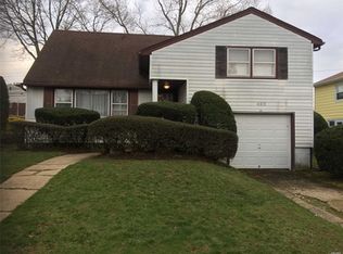 460 N Queens Ave, North Massapequa, NY 11758