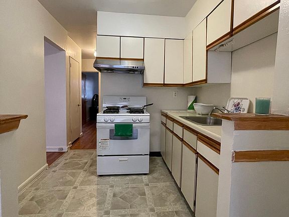 3rd image of 126 Bay 46 St