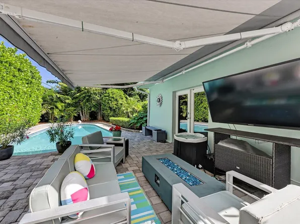 937 SE 7th Street, Deerfield Beach, FL 33441