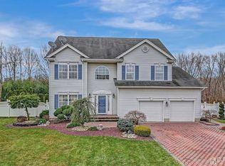 9 Beacon Pl, Old Bridge, NJ 08857