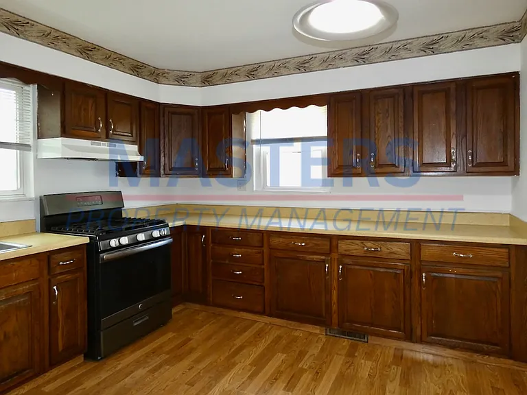 3907 Donegal Ln — Photo 9