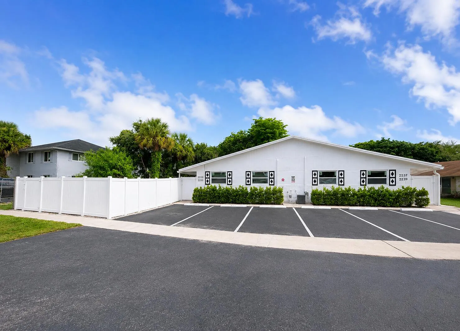 2 bed, 1.0 bath, 800 sqft, $2,000 — Photo 3
