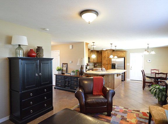 5th image of 1609 Brookview Dr