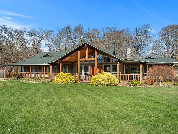 2nd image of 448 Ferry Rd