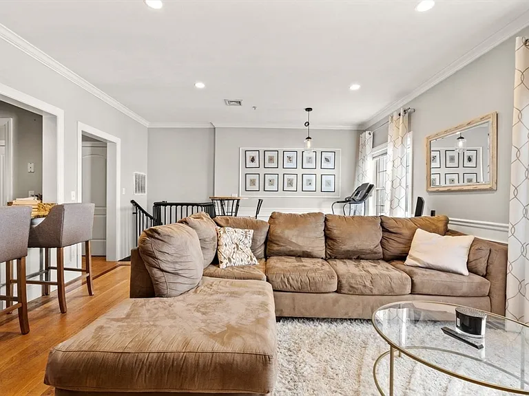 209 D St #2 — Photo 3