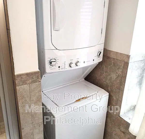 221 W Main St #7 — Photo 11