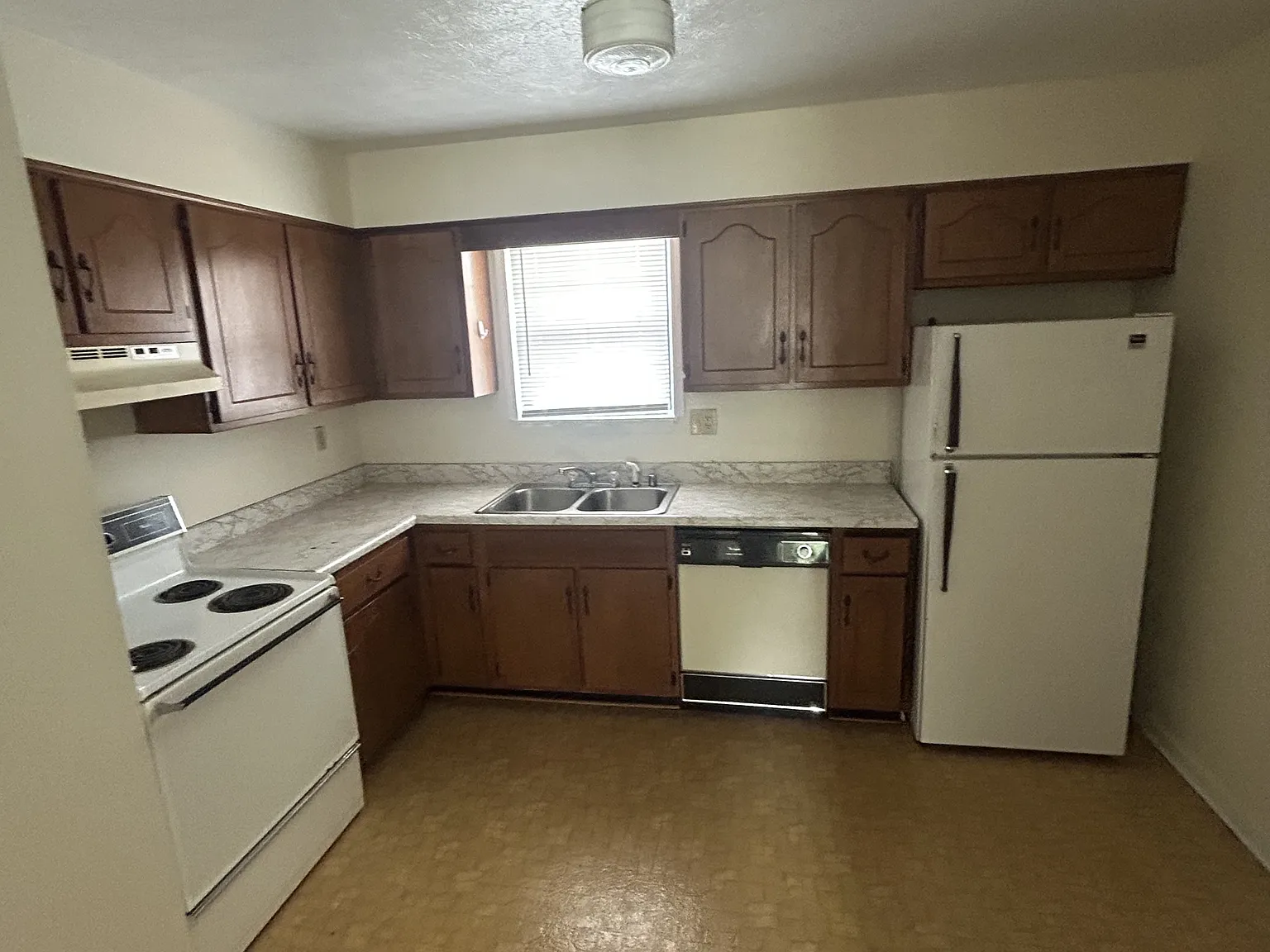 720 E Lincoln Trail - Unit 7 — Photo 2