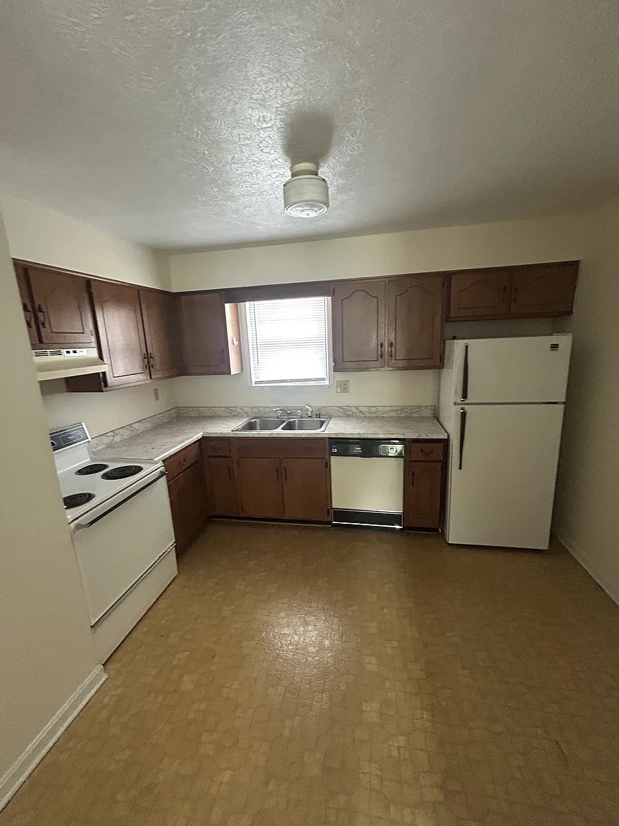 Building Photo - 720 E Lincoln Trail Blvd #7