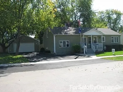 605 S Outer Dr photo 1