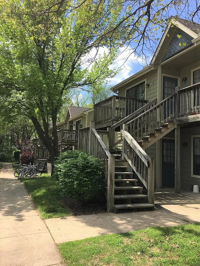 3 bed, 1050 sqft, $1,500 — Photo 1