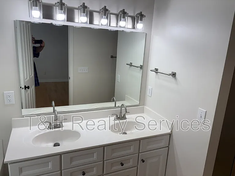 368 Firehouse Pl — Photo 2