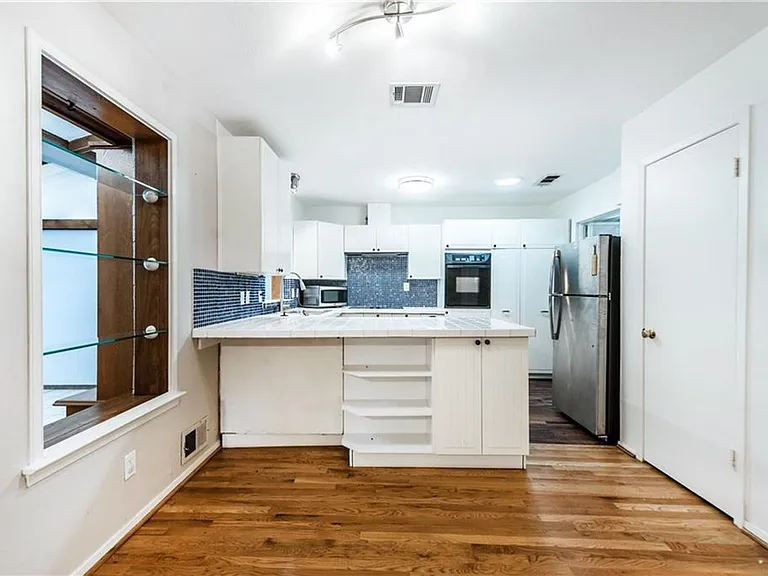 7521 Brentcove Cir — Photo 12