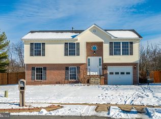 102 Legacy Ct, Stephens City, VA 22655