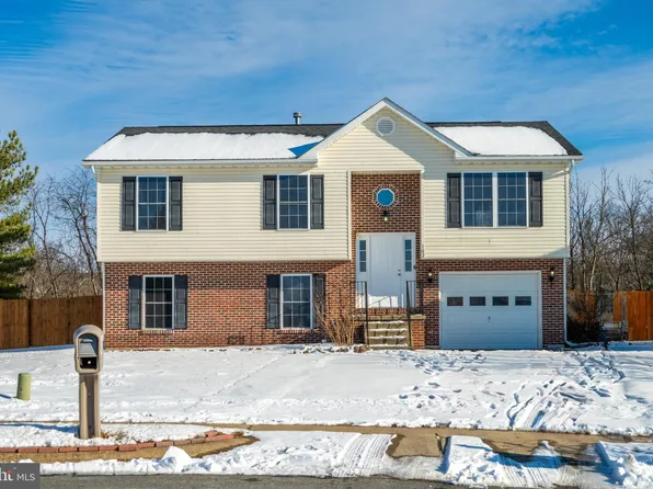102 Legacy Ct, Stephens City, VA 22655