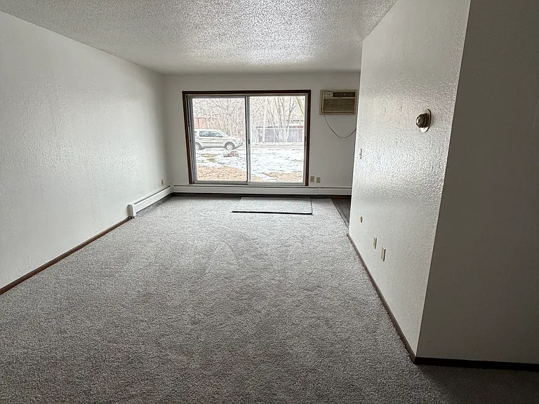 1887 E Wilson Ave #5 — Photo 4
