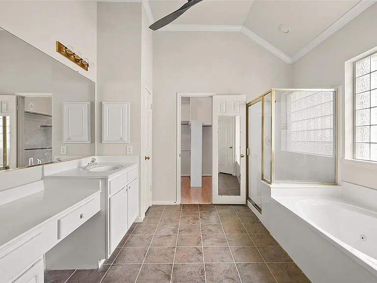6418 Parkriver Xing — Photo 13