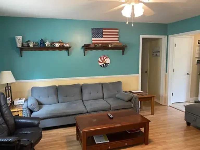 513 Crissy Dr — Photo 3