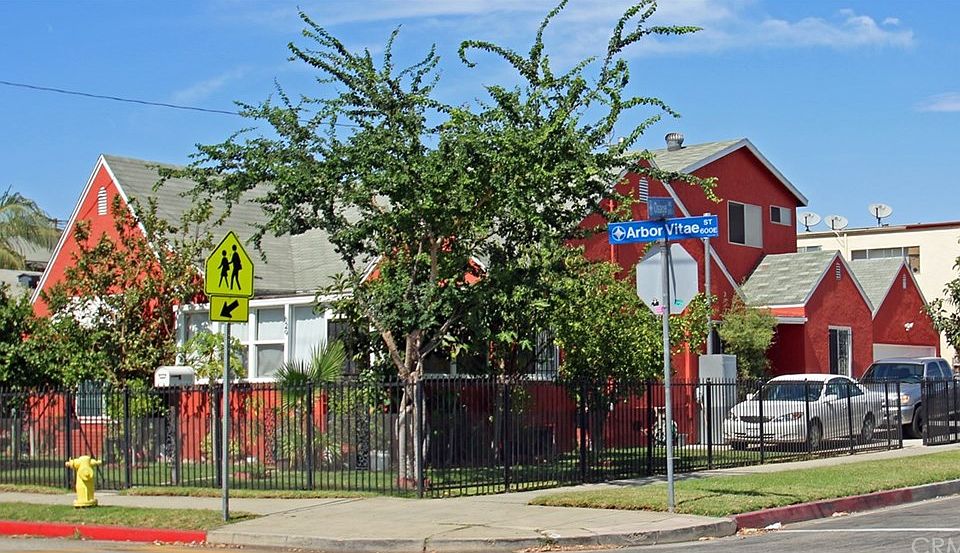 1st image of 629 E Arbor Vitae St