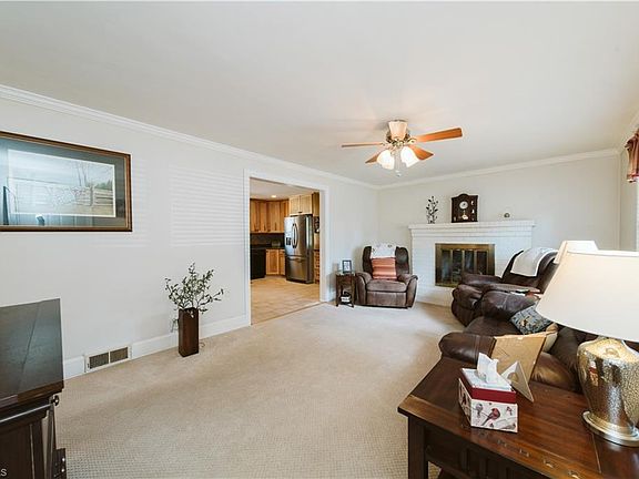 2nd image of 1022 Manorwood Dr