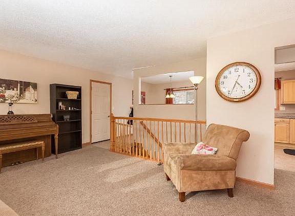 4th image of 112224 Hutchins Ct