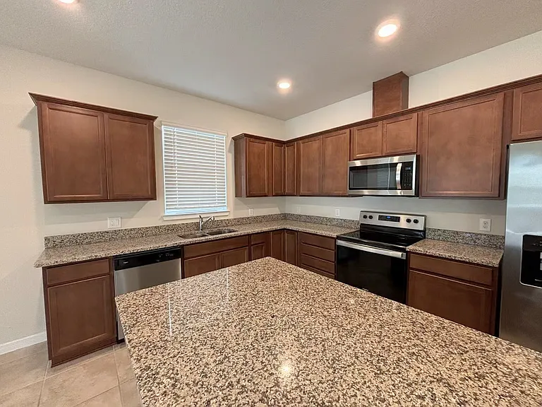 17317 Back Bay Ct — Photo 11
