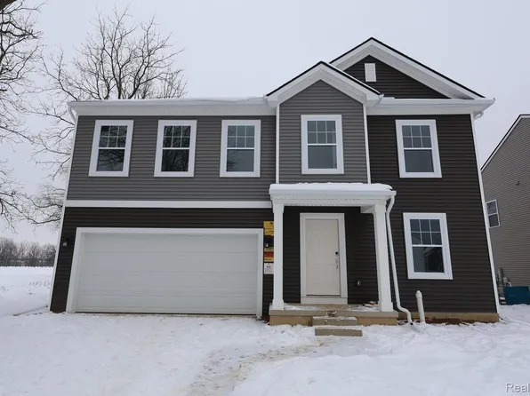 684 Countryside Dr, Chelsea, MI 48118