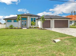 305 NE 8th Terrace Cpe, Coral, FL 33909