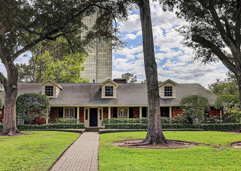 Lovely one story traditional home on a corner location in sought after Tanglewood. The beautiful trees enhance the beautiful of 