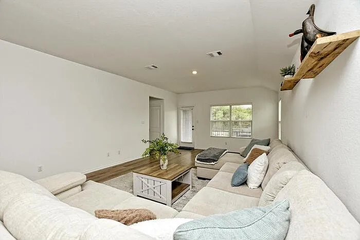 2108 Golden Grain Ln — Photo 10