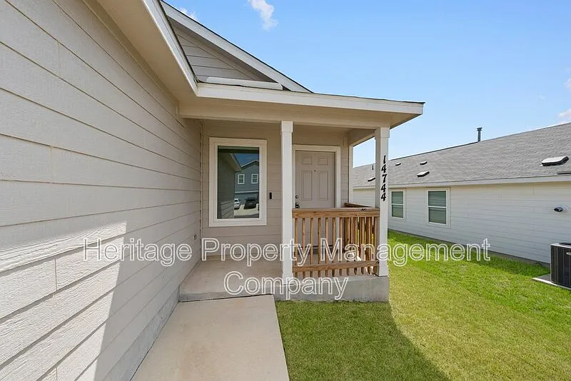 3 bed, 2.0 bath, 1266 sqft, $1,350 — Photo 3