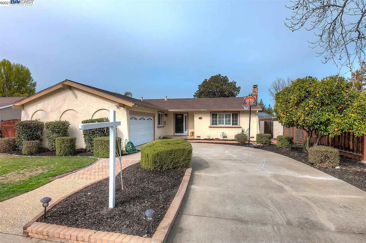 615 Jade Pl photo 1