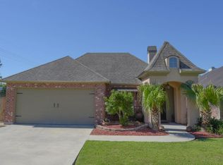 101 Pinnacle Dr, Youngsville, LA 70592