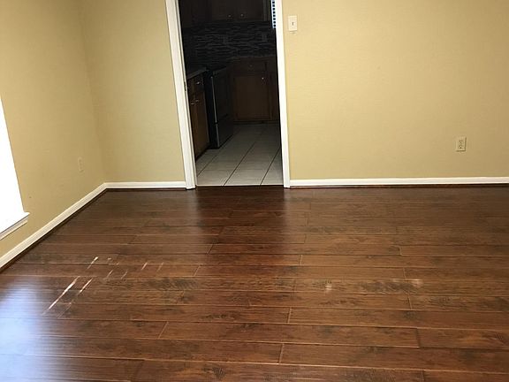 5th image of 2225 N Park Ave