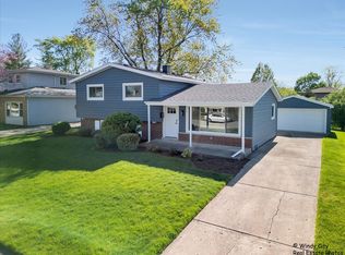 284 N Pioneer Dr, Addison, IL 60101